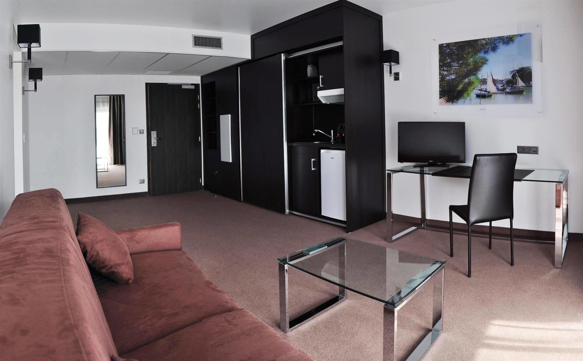 Golden Tulip Pornic Suites- Appart Hotel Exterior foto