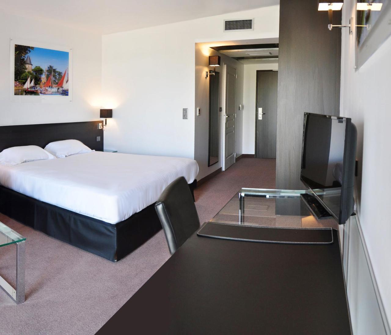 Golden Tulip Pornic Suites- Appart Hotel Exterior foto