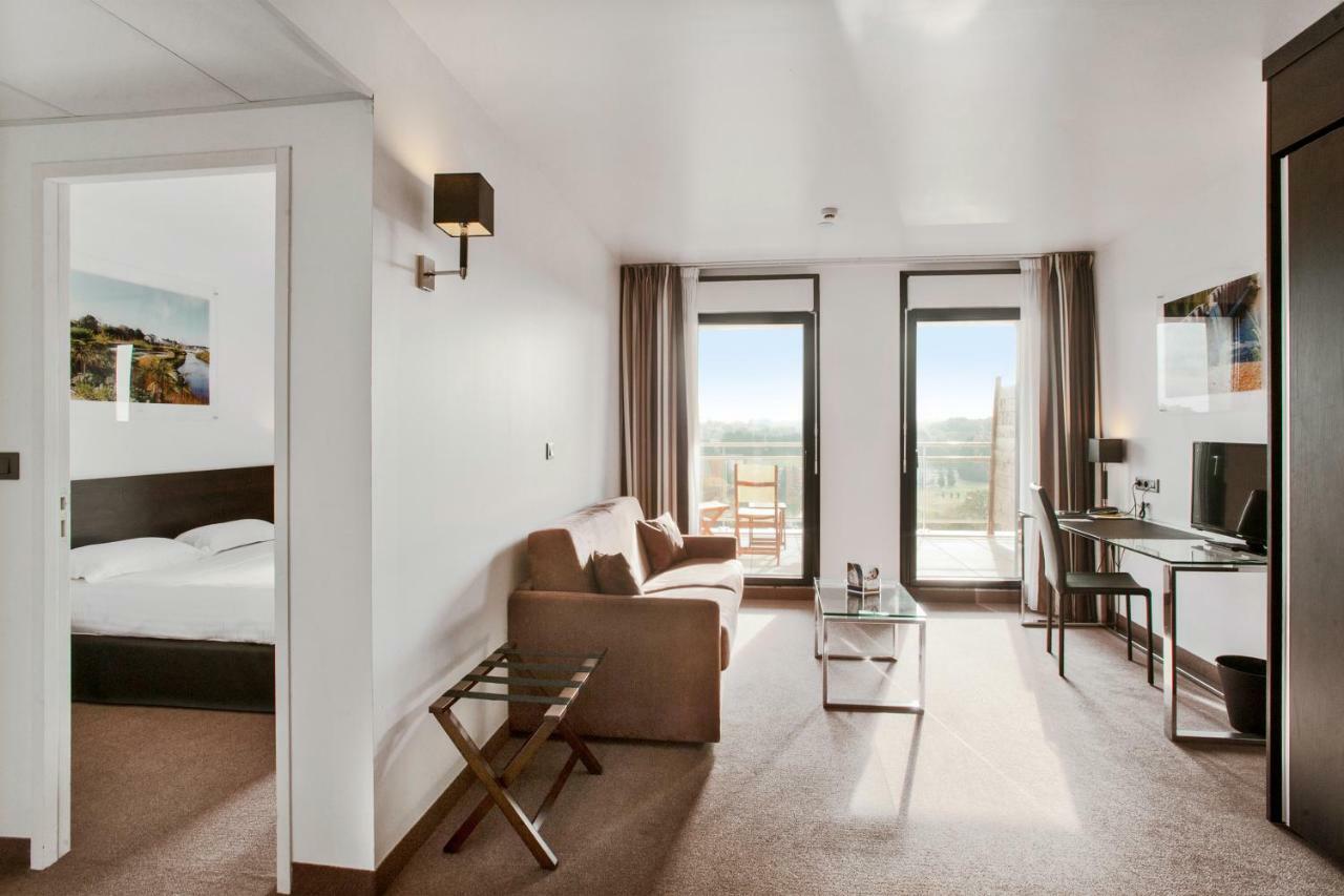 Golden Tulip Pornic Suites- Appart Hotel Exterior foto