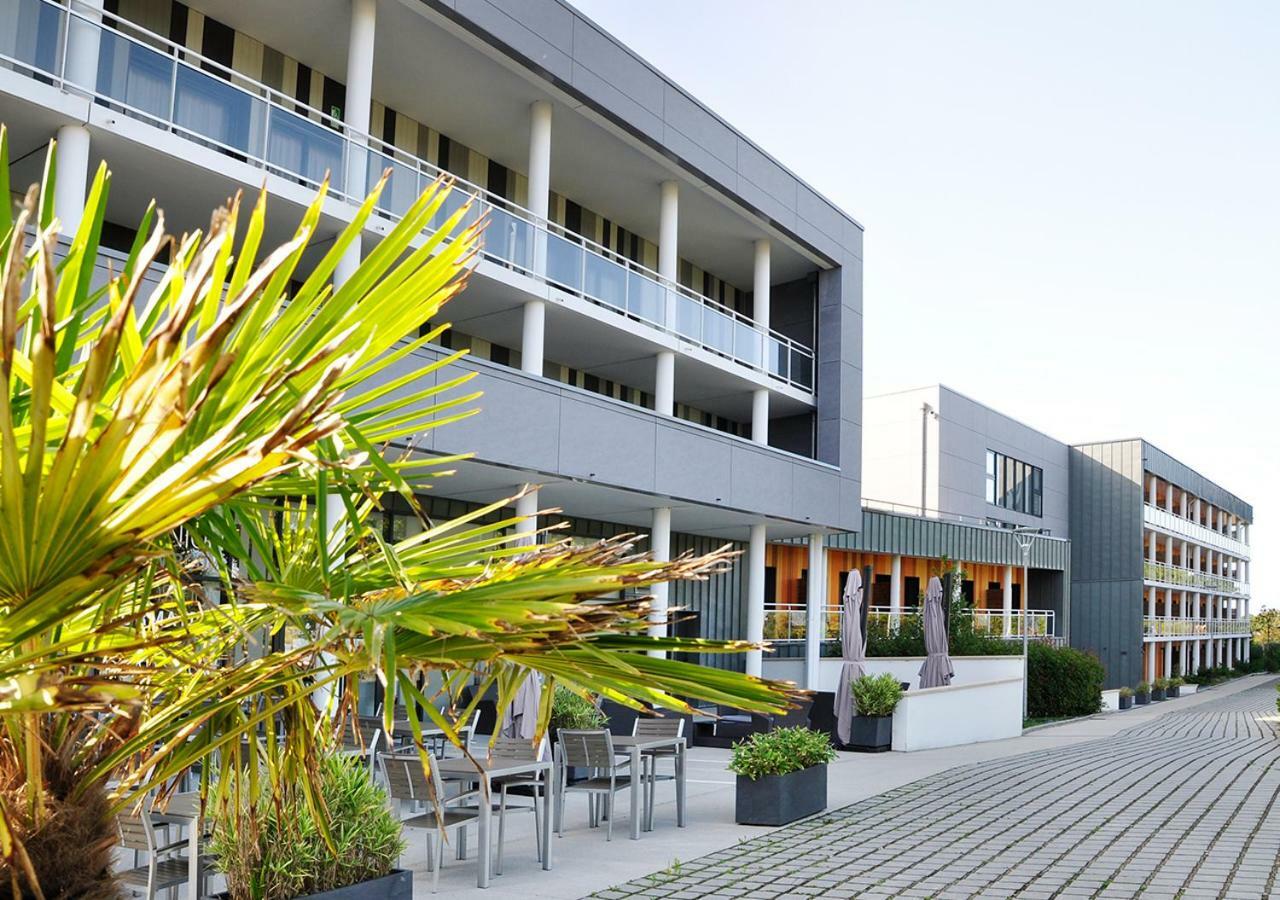 Golden Tulip Pornic Suites- Appart Hotel Exterior foto